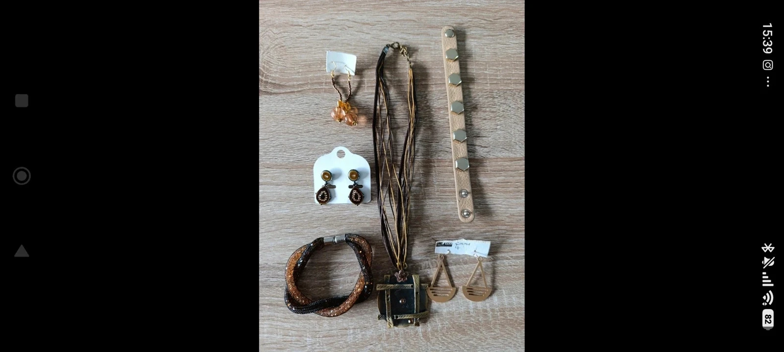 Lote de joyería fantasía para mujer de 6 piezas – Collar, pulseras y pendientes dorados – photo 2